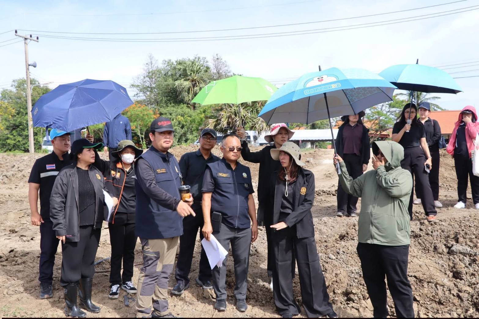 title - สำนักแผนงานและโครงการพิเศษ กระทรวงเกษตรและสหกรณ์ ร่วมกับผู้แทนหน่วยงานภายในสังกัดกระทรวงเกษตรและสหกรณ์ ประชุมติดตามความคืบหน้าและลงพื้นที่แปลงนาภายในศูนย์ส่งเสริมและพัฒนาอาชีพเสริมนอกภาคการเกษตร